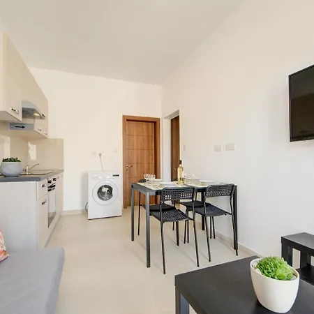 Lägenhet Msida Valley Creek Apartment